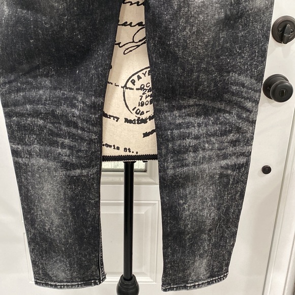 NWOT VIGOSS Ripped Distressed Whiskered Denim Pants Mid Rise Slim Fit - Picture 11 of 12